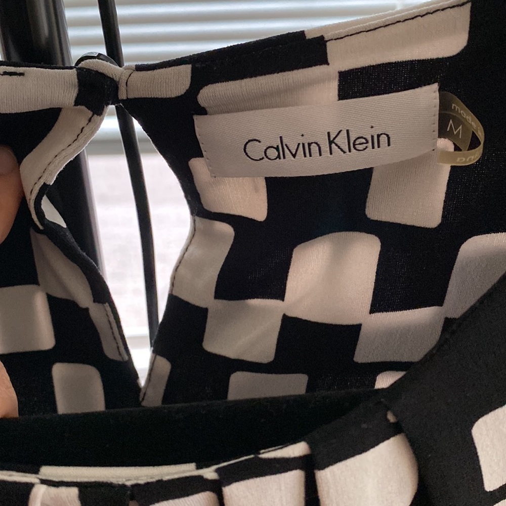 Calvin Klein top - Picture 2 of 2